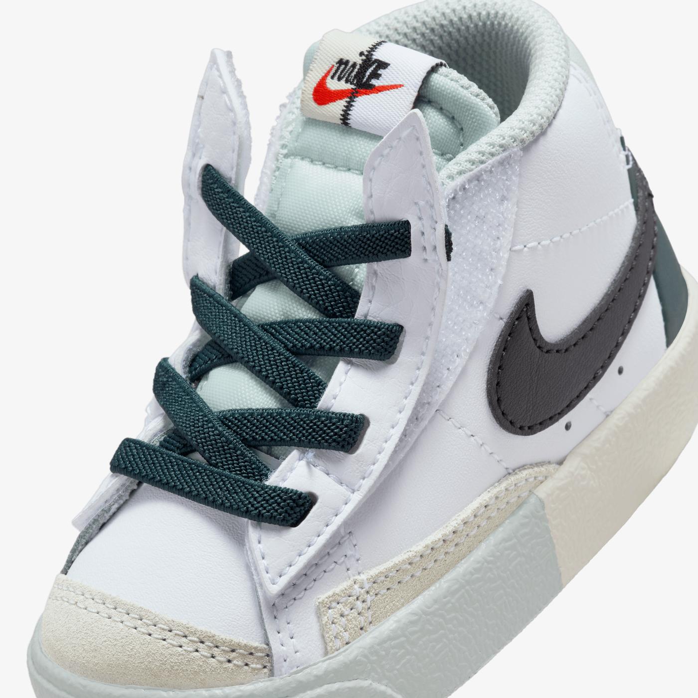 FN6939-101 Nike Blazer Mid '77 SE WHITE/BLACK-DEEP JUNGLE-LIGHT SILVER