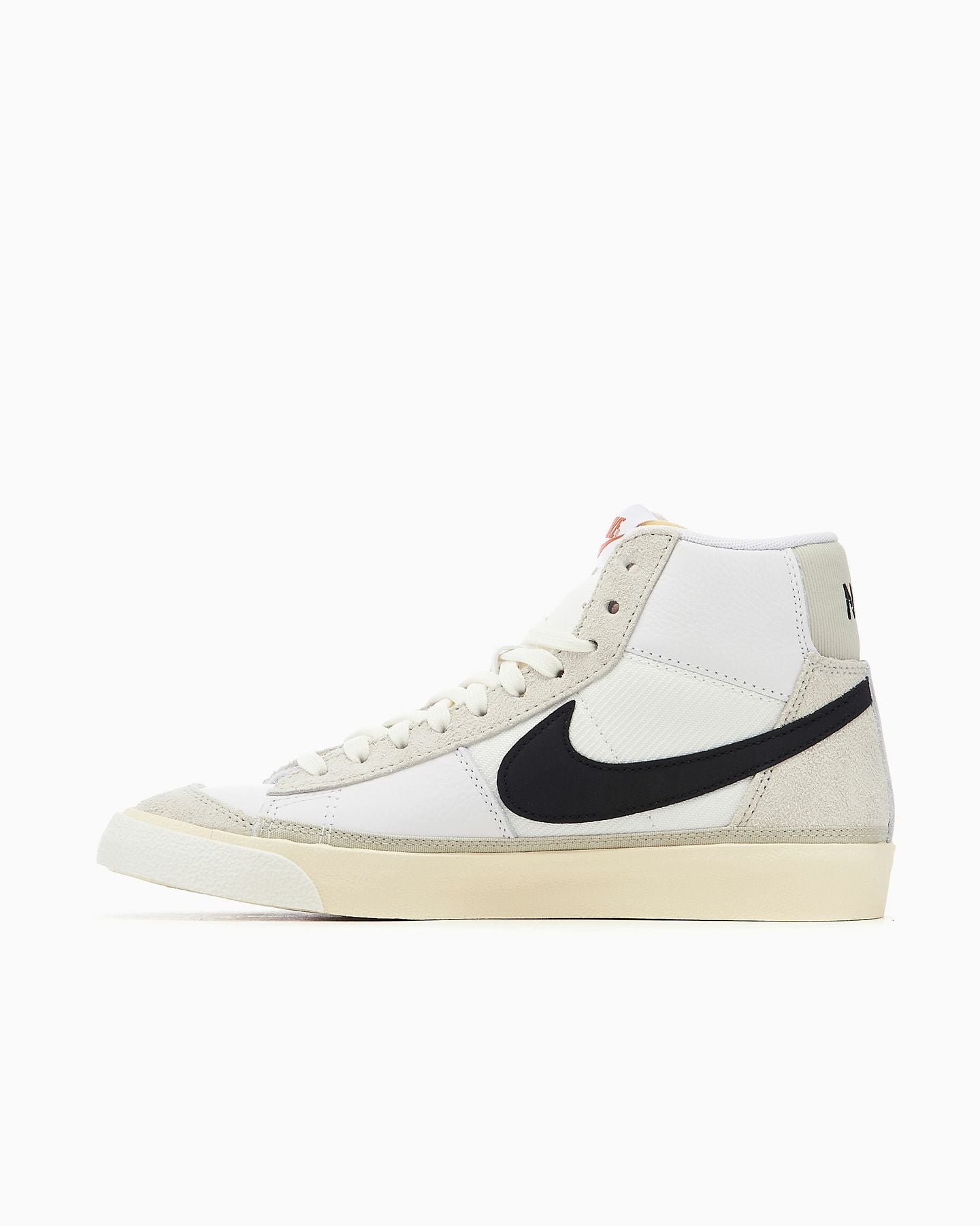 Nike Blazer Mid Pro Club WHITE/BLACK-LIGHT BONE-SUMMIT WHITE DQ7673-100